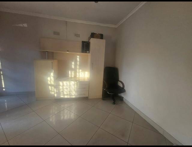 5 BEDROOM HOUSE FOR SALE IN LAUDIUM